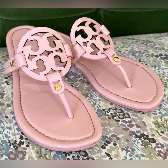 Tory Burch Petunia Pink Miller Sandals Size 7.5 Patent Leather Retail $200 - Picture 1 of 16